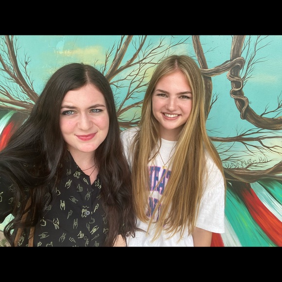 Meet your Posher, Ashley - Picture 2 of 5